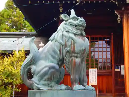 溝旗神社（肇國神社）の狛犬