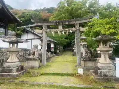 信達神社の{uncategorized: "未分類", other: "その他", undefined: "問題あり", building: "その他建物", grave: "お墓", sacred_gate: "鳥居", guardian: "狛犬", statue: "像", buddha: "仏像", history: "歴史", nature: "自然", garden: "庭園", animal: "動物", pagoda: "塔", temizu: "手水舎", mountain_gate: "山門・神門", sanctuary: "本殿・本堂", subordinate: "末社・摂社", art: "芸術", scenery: "景色", jizo: "地蔵", ema: "絵馬", goshuin: "御朱印", omikuji: "おみくじ", items: "授与品その他", amulet: "お守り", goshuincho: "御朱印帳", eats: "食事", festival: "お祭り", votive_dance: "神楽", shichigosan: "七五三参", wedding: "結婚式", experience: "体験その他", initially: "初詣", around: "周辺", anti_infection: "感染症対策"}