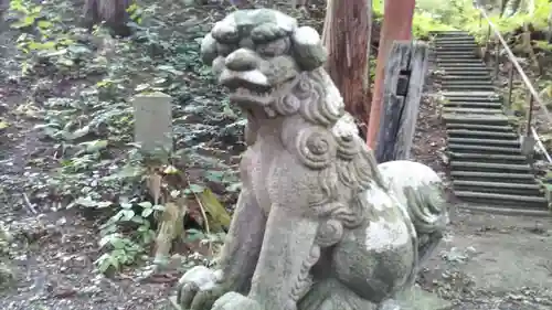 九戸神社の狛犬