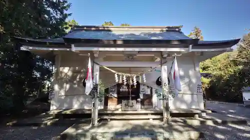 山名神社の本殿