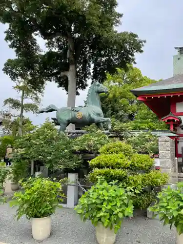 奈加美神社の像