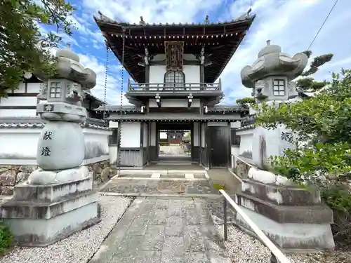 仲明寺の山門・神門