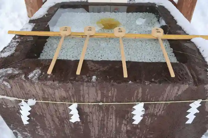 土津神社|こどもと出世の神さまの手水舎