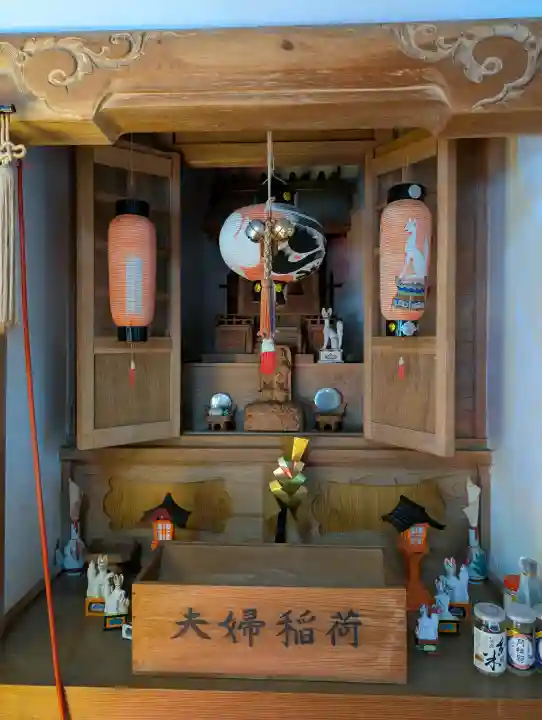 正一位 若草稲荷神社の{uncategorized: "未分類", other: "その他", undefined: "問題あり", building: "その他建物", grave: "お墓", sacred_gate: "鳥居", guardian: "狛犬", statue: "像", buddha: "仏像", history: "歴史", nature: "自然", garden: "庭園", animal: "動物", pagoda: "塔", temizu: "手水舎", mountain_gate: "山門・神門", sanctuary: "本殿・本堂", subordinate: "末社・摂社", art: "芸術", scenery: "景色", jizo: "地蔵", ema: "絵馬", goshuin: "御朱印", omikuji: "おみくじ", items: "授与品その他", amulet: "お守り", goshuincho: "御朱印帳", eats: "食事", festival: "お祭り", votive_dance: "神楽", shichigosan: "七五三参", wedding: "結婚式", experience: "体験その他", initially: "初詣", around: "周辺", anti_infection: "感染症対策"}