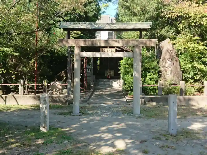 龍神社(川間町)の鳥居