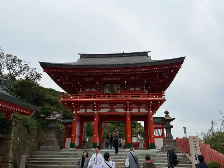 鵜戸神宮の{uncategorized: "未分類", other: "その他", undefined: "問題あり", building: "その他建物", grave: "お墓", sacred_gate: "鳥居", guardian: "狛犬", statue: "像", buddha: "仏像", history: "歴史", nature: "自然", garden: "庭園", animal: "動物", pagoda: "塔", temizu: "手水舎", mountain_gate: "山門・神門", sanctuary: "本殿・本堂", subordinate: "末社・摂社", art: "芸術", scenery: "景色", jizo: "地蔵", ema: "絵馬", goshuin: "御朱印", omikuji: "おみくじ", items: "授与品その他", amulet: "お守り", goshuincho: "御朱印帳", eats: "食事", festival: "お祭り", votive_dance: "神楽", shichigosan: "七五三参", wedding: "結婚式", experience: "体験その他", initially: "初詣", around: "周辺", anti_infection: "感染症対策"}