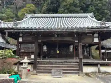 近松寺の{uncategorized: "未分類", other: "その他", undefined: "問題あり", building: "その他建物", grave: "お墓", sacred_gate: "鳥居", guardian: "狛犬", statue: "像", buddha: "仏像", history: "歴史", nature: "自然", garden: "庭園", animal: "動物", pagoda: "塔", temizu: "手水舎", mountain_gate: "山門・神門", sanctuary: "本殿・本堂", subordinate: "末社・摂社", art: "芸術", scenery: "景色", jizo: "地蔵", ema: "絵馬", goshuin: "御朱印", omikuji: "おみくじ", items: "授与品その他", amulet: "お守り", goshuincho: "御朱印帳", eats: "食事", festival: "お祭り", votive_dance: "神楽", shichigosan: "七五三参", wedding: "結婚式", experience: "体験その他", initially: "初詣", around: "周辺", anti_infection: "感染症対策"}