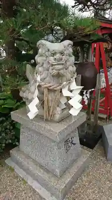 湯殿山神社の狛犬