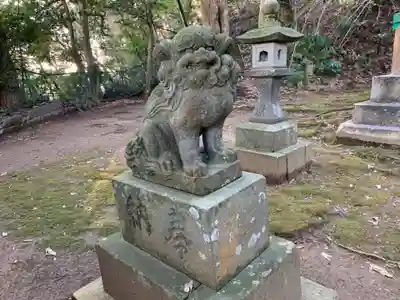 刀八神社の狛犬