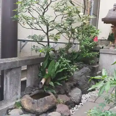 家内喜稲荷神社の手水舎