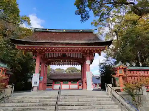 津島神社の山門