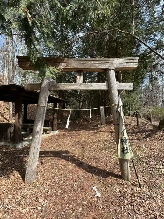 修那羅山安宮神社の{uncategorized: "未分類", other: "その他", undefined: "問題あり", building: "その他建物", grave: "お墓", sacred_gate: "鳥居", guardian: "狛犬", statue: "像", buddha: "仏像", history: "歴史", nature: "自然", garden: "庭園", animal: "動物", pagoda: "塔", temizu: "手水舎", mountain_gate: "山門・神門", sanctuary: "本殿・本堂", subordinate: "末社・摂社", art: "芸術", scenery: "景色", jizo: "地蔵", ema: "絵馬", goshuin: "御朱印", omikuji: "おみくじ", items: "授与品その他", amulet: "お守り", goshuincho: "御朱印帳", eats: "食事", festival: "お祭り", votive_dance: "神楽", shichigosan: "七五三参", wedding: "結婚式", experience: "体験その他", initially: "初詣", around: "周辺", anti_infection: "感染症対策"}