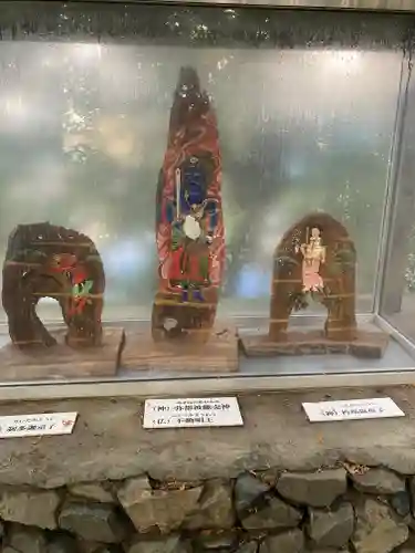 新熊野神社の仏像