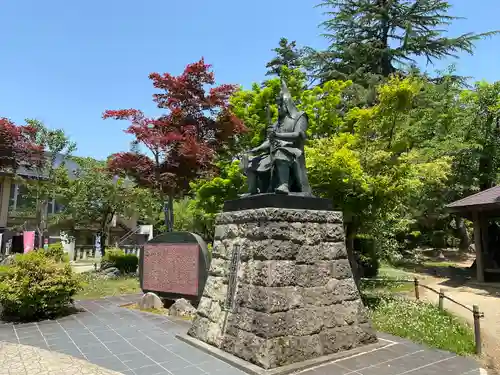 上杉神社の像