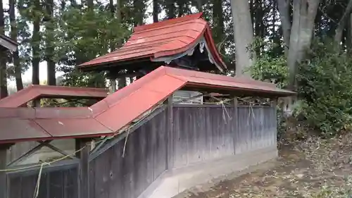 神社(名称不明)の本殿