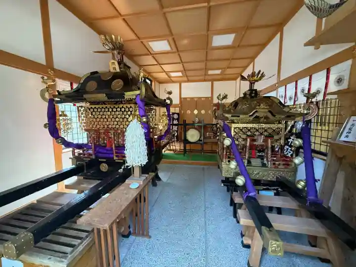 松阪神社の{uncategorized: "未分類", other: "その他", undefined: "問題あり", building: "その他建物", grave: "お墓", sacred_gate: "鳥居", guardian: "狛犬", statue: "像", buddha: "仏像", history: "歴史", nature: "自然", garden: "庭園", animal: "動物", pagoda: "塔", temizu: "手水舎", mountain_gate: "山門・神門", sanctuary: "本殿・本堂", subordinate: "末社・摂社", art: "芸術", scenery: "景色", jizo: "地蔵", ema: "絵馬", goshuin: "御朱印", omikuji: "おみくじ", items: "授与品その他", amulet: "お守り", goshuincho: "御朱印帳", eats: "食事", festival: "お祭り", votive_dance: "神楽", shichigosan: "七五三参", wedding: "結婚式", experience: "体験その他", initially: "初詣", around: "周辺", anti_infection: "感染症対策"}