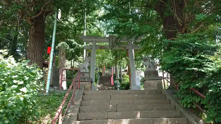 弥生神社の鳥居