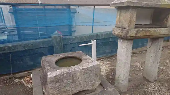 白山社の手水舎