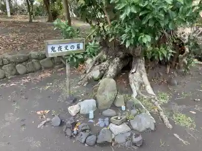 為朝神社（頭殿神社）の{uncategorized: "未分類", other: "その他", undefined: "問題あり", building: "その他建物", grave: "お墓", sacred_gate: "鳥居", guardian: "狛犬", statue: "像", buddha: "仏像", history: "歴史", nature: "自然", garden: "庭園", animal: "動物", pagoda: "塔", temizu: "手水舎", mountain_gate: "山門・神門", sanctuary: "本殿・本堂", subordinate: "末社・摂社", art: "芸術", scenery: "景色", jizo: "地蔵", ema: "絵馬", goshuin: "御朱印", omikuji: "おみくじ", items: "授与品その他", amulet: "お守り", goshuincho: "御朱印帳", eats: "食事", festival: "お祭り", votive_dance: "神楽", shichigosan: "七五三参", wedding: "結婚式", experience: "体験その他", initially: "初詣", around: "周辺", anti_infection: "感染症対策"}