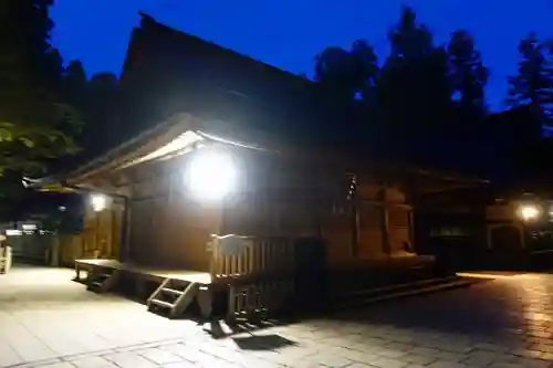 高野山金剛峯寺奥の院の本殿・本堂