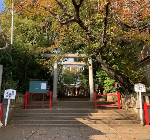 赤堤六所神社の鳥居