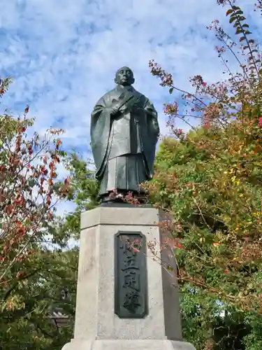 宥清寺の像