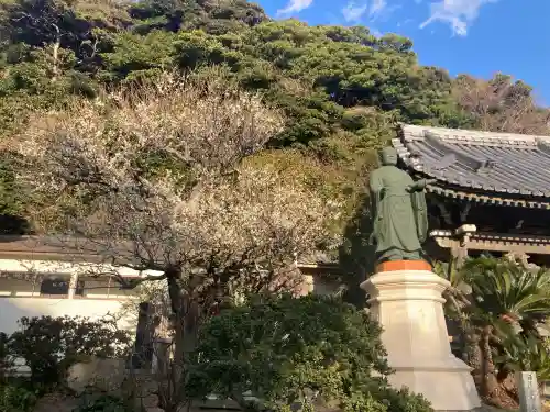 龍口寺の{uncategorized: "未分類", other: "その他", undefined: "問題あり", building: "その他建物", grave: "お墓", sacred_gate: "鳥居", guardian: "狛犬", statue: "像", buddha: "仏像", history: "歴史", nature: "自然", garden: "庭園", animal: "動物", pagoda: "塔", temizu: "手水舎", mountain_gate: "山門・神門", sanctuary: "本殿・本堂", subordinate: "末社・摂社", art: "芸術", scenery: "景色", jizo: "地蔵", ema: "絵馬", goshuin: "御朱印", omikuji: "おみくじ", items: "授与品その他", amulet: "お守り", goshuincho: "御朱印帳", eats: "食事", festival: "お祭り", votive_dance: "神楽", shichigosan: "七五三参", wedding: "結婚式", experience: "体験その他", initially: "初詣", around: "周辺", anti_infection: "感染症対策"}