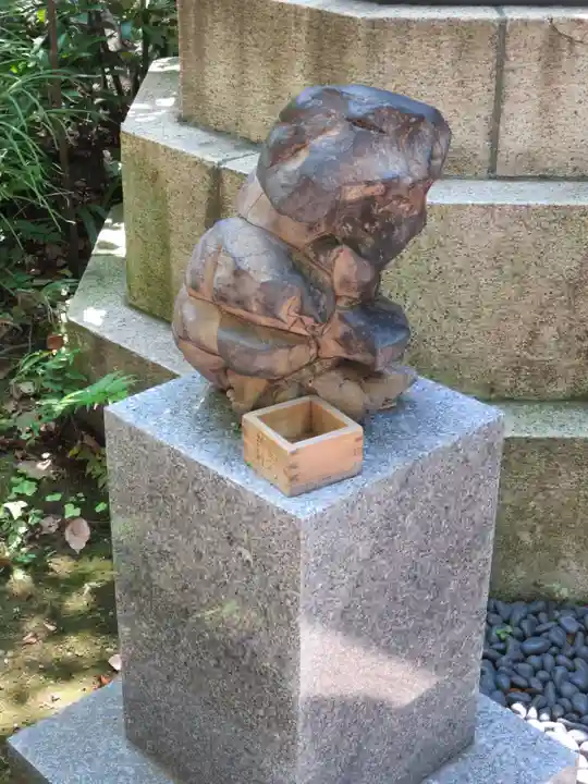 愛宕神社の像