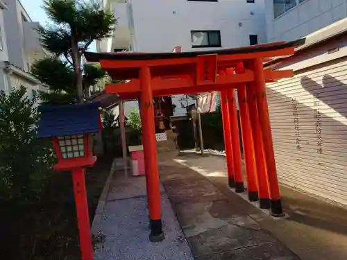 伊富稲荷神社の鳥居