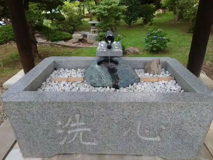 仁木神社の手水舎