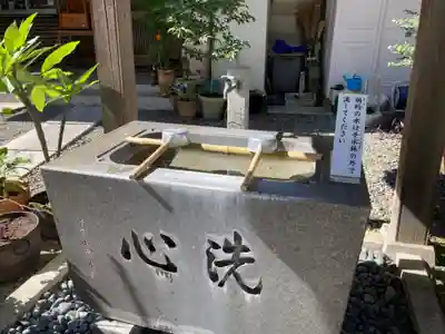 諏訪神社の手水舎