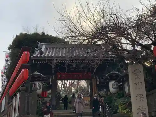 豊川稲荷東京別院の山門・神門