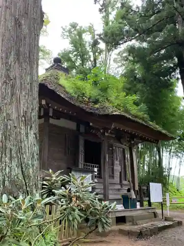 達谷西光寺の建物その他