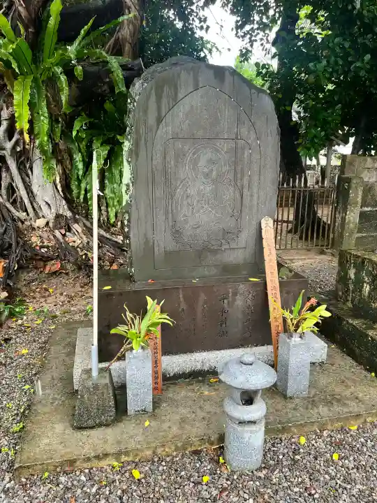 桃林寺の{uncategorized: "未分類", other: "その他", undefined: "問題あり", building: "その他建物", grave: "お墓", sacred_gate: "鳥居", guardian: "狛犬", statue: "像", buddha: "仏像", history: "歴史", nature: "自然", garden: "庭園", animal: "動物", pagoda: "塔", temizu: "手水舎", mountain_gate: "山門・神門", sanctuary: "本殿・本堂", subordinate: "末社・摂社", art: "芸術", scenery: "景色", jizo: "地蔵", ema: "絵馬", goshuin: "御朱印", omikuji: "おみくじ", items: "授与品その他", amulet: "お守り", goshuincho: "御朱印帳", eats: "食事", festival: "お祭り", votive_dance: "神楽", shichigosan: "七五三参", wedding: "結婚式", experience: "体験その他", initially: "初詣", around: "周辺", anti_infection: "感染症対策"}