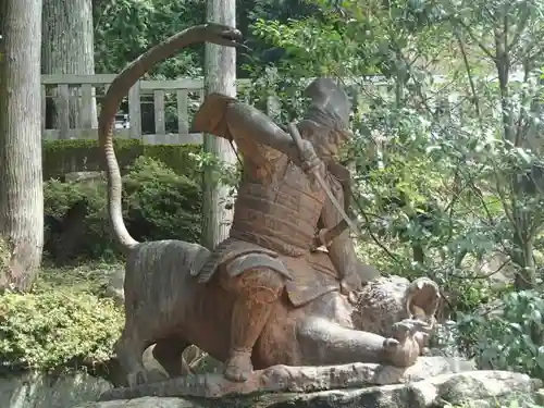 高賀神社の像