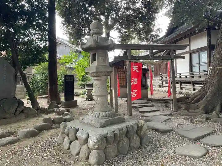 諏訪大神社 の{uncategorized: "未分類", other: "その他", undefined: "問題あり", building: "その他建物", grave: "お墓", sacred_gate: "鳥居", guardian: "狛犬", statue: "像", buddha: "仏像", history: "歴史", nature: "自然", garden: "庭園", animal: "動物", pagoda: "塔", temizu: "手水舎", mountain_gate: "山門・神門", sanctuary: "本殿・本堂", subordinate: "末社・摂社", art: "芸術", scenery: "景色", jizo: "地蔵", ema: "絵馬", goshuin: "御朱印", omikuji: "おみくじ", items: "授与品その他", amulet: "お守り", goshuincho: "御朱印帳", eats: "食事", festival: "お祭り", votive_dance: "神楽", shichigosan: "七五三参", wedding: "結婚式", experience: "体験その他", initially: "初詣", around: "周辺", anti_infection: "感染症対策"}