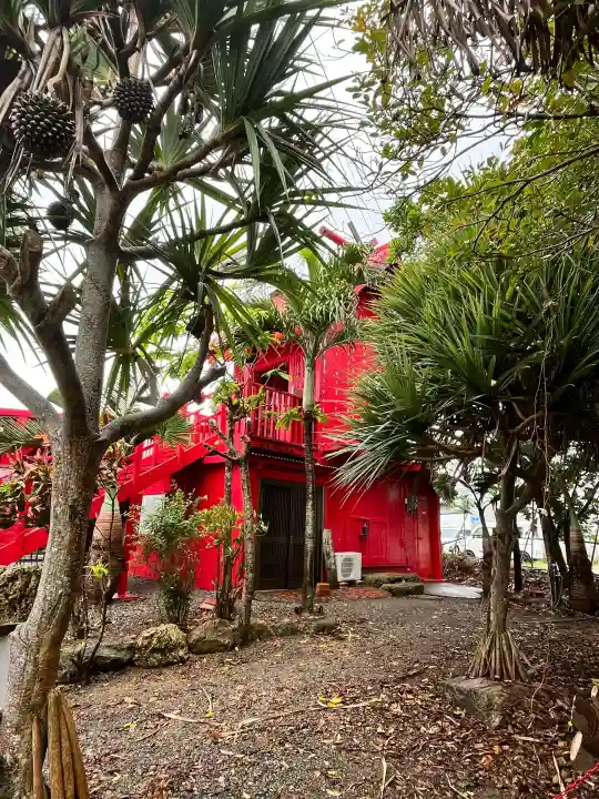 石垣宝来宝来神社の{uncategorized: "未分類", other: "その他", undefined: "問題あり", building: "その他建物", grave: "お墓", sacred_gate: "鳥居", guardian: "狛犬", statue: "像", buddha: "仏像", history: "歴史", nature: "自然", garden: "庭園", animal: "動物", pagoda: "塔", temizu: "手水舎", mountain_gate: "山門・神門", sanctuary: "本殿・本堂", subordinate: "末社・摂社", art: "芸術", scenery: "景色", jizo: "地蔵", ema: "絵馬", goshuin: "御朱印", omikuji: "おみくじ", items: "授与品その他", amulet: "お守り", goshuincho: "御朱印帳", eats: "食事", festival: "お祭り", votive_dance: "神楽", shichigosan: "七五三参", wedding: "結婚式", experience: "体験その他", initially: "初詣", around: "周辺", anti_infection: "感染症対策"}