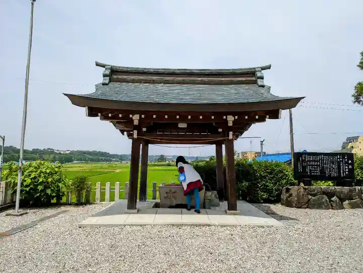 八幡神社(伊保町)の手水舎