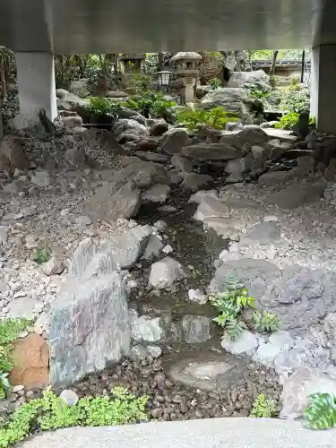 祠(極楽水)の{uncategorized: "未分類", other: "その他", undefined: "問題あり", building: "その他建物", grave: "お墓", sacred_gate: "鳥居", guardian: "狛犬", statue: "像", buddha: "仏像", history: "歴史", nature: "自然", garden: "庭園", animal: "動物", pagoda: "塔", temizu: "手水舎", mountain_gate: "山門・神門", sanctuary: "本殿・本堂", subordinate: "末社・摂社", art: "芸術", scenery: "景色", jizo: "地蔵", ema: "絵馬", goshuin: "御朱印", omikuji: "おみくじ", items: "授与品その他", amulet: "お守り", goshuincho: "御朱印帳", eats: "食事", festival: "お祭り", votive_dance: "神楽", shichigosan: "七五三参", wedding: "結婚式", experience: "体験その他", initially: "初詣", around: "周辺", anti_infection: "感染症対策"}