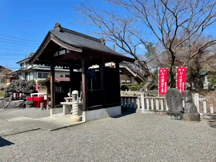 はね瀧道了尊の{uncategorized: "未分類", other: "その他", undefined: "問題あり", building: "その他建物", grave: "お墓", sacred_gate: "鳥居", guardian: "狛犬", statue: "像", buddha: "仏像", history: "歴史", nature: "自然", garden: "庭園", animal: "動物", pagoda: "塔", temizu: "手水舎", mountain_gate: "山門・神門", sanctuary: "本殿・本堂", subordinate: "末社・摂社", art: "芸術", scenery: "景色", jizo: "地蔵", ema: "絵馬", goshuin: "御朱印", omikuji: "おみくじ", items: "授与品その他", amulet: "お守り", goshuincho: "御朱印帳", eats: "食事", festival: "お祭り", votive_dance: "神楽", shichigosan: "七五三参", wedding: "結婚式", experience: "体験その他", initially: "初詣", around: "周辺", anti_infection: "感染症対策"}