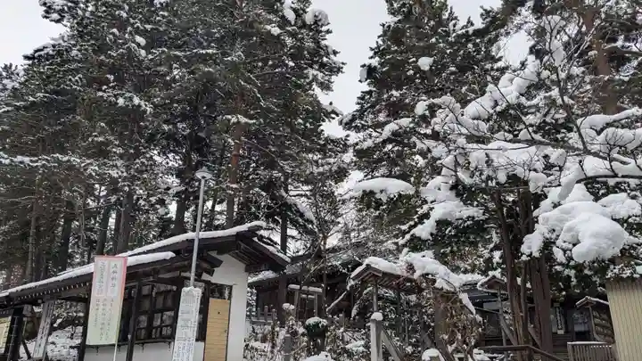 上川神社の庭園