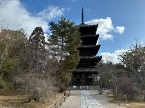 仁和寺の{uncategorized: "未分類", other: "その他", undefined: "問題あり", building: "その他建物", grave: "お墓", sacred_gate: "鳥居", guardian: "狛犬", statue: "像", buddha: "仏像", history: "歴史", nature: "自然", garden: "庭園", animal: "動物", pagoda: "塔", temizu: "手水舎", mountain_gate: "山門・神門", sanctuary: "本殿・本堂", subordinate: "末社・摂社", art: "芸術", scenery: "景色", jizo: "地蔵", ema: "絵馬", goshuin: "御朱印", omikuji: "おみくじ", items: "授与品その他", amulet: "お守り", goshuincho: "御朱印帳", eats: "食事", festival: "お祭り", votive_dance: "神楽", shichigosan: "七五三参", wedding: "結婚式", experience: "体験その他", initially: "初詣", around: "周辺", anti_infection: "感染症対策"}