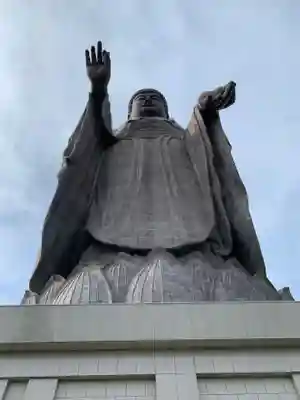 東本願寺本廟 牛久浄苑（牛久大仏）の仏像