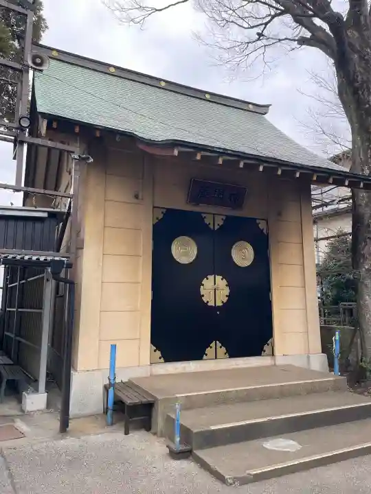須賀神社の{uncategorized: "未分類", other: "その他", undefined: "問題あり", building: "その他建物", grave: "お墓", sacred_gate: "鳥居", guardian: "狛犬", statue: "像", buddha: "仏像", history: "歴史", nature: "自然", garden: "庭園", animal: "動物", pagoda: "塔", temizu: "手水舎", mountain_gate: "山門・神門", sanctuary: "本殿・本堂", subordinate: "末社・摂社", art: "芸術", scenery: "景色", jizo: "地蔵", ema: "絵馬", goshuin: "御朱印", omikuji: "おみくじ", items: "授与品その他", amulet: "お守り", goshuincho: "御朱印帳", eats: "食事", festival: "お祭り", votive_dance: "神楽", shichigosan: "七五三参", wedding: "結婚式", experience: "体験その他", initially: "初詣", around: "周辺", anti_infection: "感染症対策"}