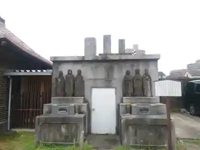 法禅寺の{uncategorized: "未分類", other: "その他", undefined: "問題あり", building: "その他建物", grave: "お墓", sacred_gate: "鳥居", guardian: "狛犬", statue: "像", buddha: "仏像", history: "歴史", nature: "自然", garden: "庭園", animal: "動物", pagoda: "塔", temizu: "手水舎", mountain_gate: "山門・神門", sanctuary: "本殿・本堂", subordinate: "末社・摂社", art: "芸術", scenery: "景色", jizo: "地蔵", ema: "絵馬", goshuin: "御朱印", omikuji: "おみくじ", items: "授与品その他", amulet: "お守り", goshuincho: "御朱印帳", eats: "食事", festival: "お祭り", votive_dance: "神楽", shichigosan: "七五三参", wedding: "結婚式", experience: "体験その他", initially: "初詣", around: "周辺", anti_infection: "感染症対策"}