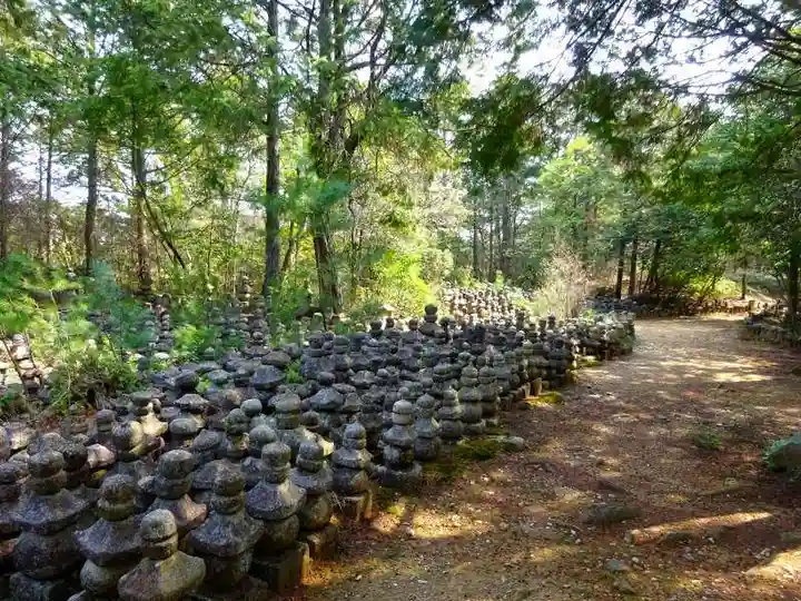 石塔寺(滋賀県)