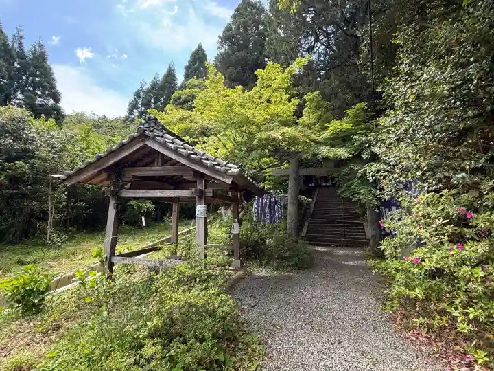 葛木御歳神社の{uncategorized: "未分類", other: "その他", undefined: "問題あり", building: "その他建物", grave: "お墓", sacred_gate: "鳥居", guardian: "狛犬", statue: "像", buddha: "仏像", history: "歴史", nature: "自然", garden: "庭園", animal: "動物", pagoda: "塔", temizu: "手水舎", mountain_gate: "山門・神門", sanctuary: "本殿・本堂", subordinate: "末社・摂社", art: "芸術", scenery: "景色", jizo: "地蔵", ema: "絵馬", goshuin: "御朱印", omikuji: "おみくじ", items: "授与品その他", amulet: "お守り", goshuincho: "御朱印帳", eats: "食事", festival: "お祭り", votive_dance: "神楽", shichigosan: "七五三参", wedding: "結婚式", experience: "体験その他", initially: "初詣", around: "周辺", anti_infection: "感染症対策"}