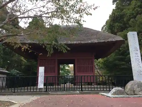 薬王院の山門・神門