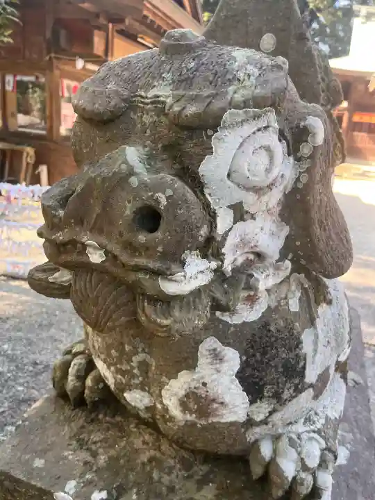 都萬神社の{uncategorized: "未分類", other: "その他", undefined: "問題あり", building: "その他建物", grave: "お墓", sacred_gate: "鳥居", guardian: "狛犬", statue: "像", buddha: "仏像", history: "歴史", nature: "自然", garden: "庭園", animal: "動物", pagoda: "塔", temizu: "手水舎", mountain_gate: "山門・神門", sanctuary: "本殿・本堂", subordinate: "末社・摂社", art: "芸術", scenery: "景色", jizo: "地蔵", ema: "絵馬", goshuin: "御朱印", omikuji: "おみくじ", items: "授与品その他", amulet: "お守り", goshuincho: "御朱印帳", eats: "食事", festival: "お祭り", votive_dance: "神楽", shichigosan: "七五三参", wedding: "結婚式", experience: "体験その他", initially: "初詣", around: "周辺", anti_infection: "感染症対策"}