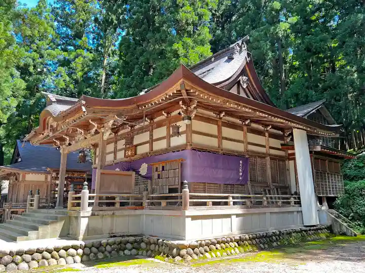 白川八幡神社の本殿・本堂